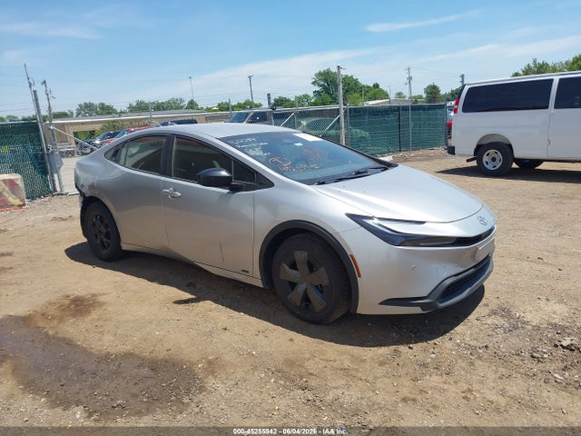 Salvage Toyota Prius Image