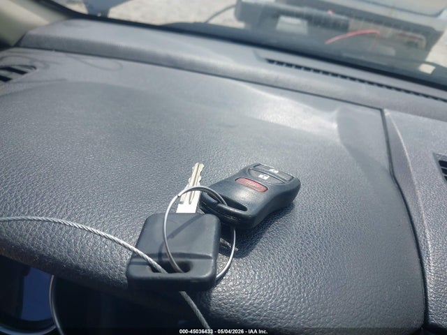 Nissan Versa 1.8 S