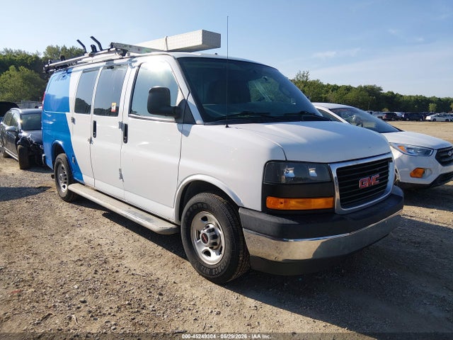 Salvage GMC Savana Image