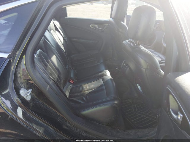 Chrysler 200 C