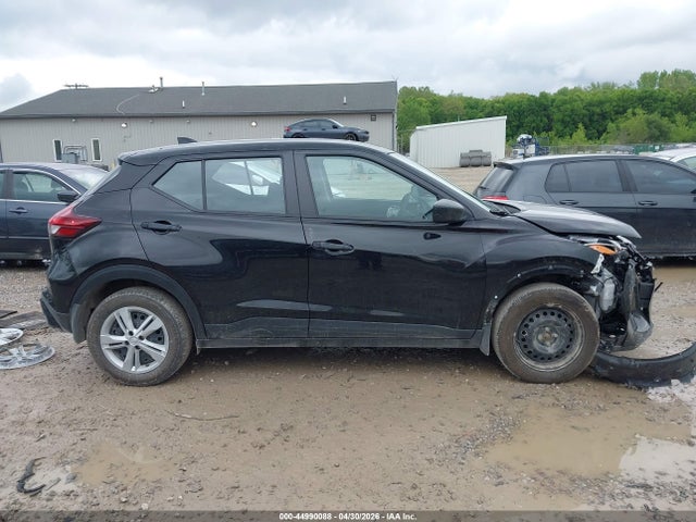 Nissan Kicks Play S