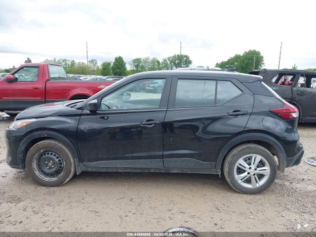 Nissan Kicks Play S