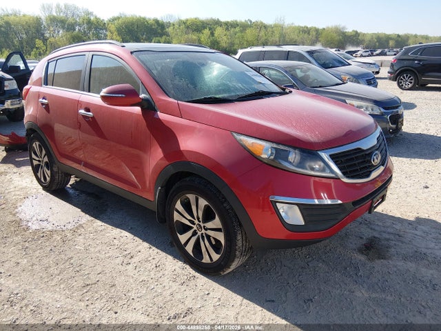 Salvage Kia Sportage Image