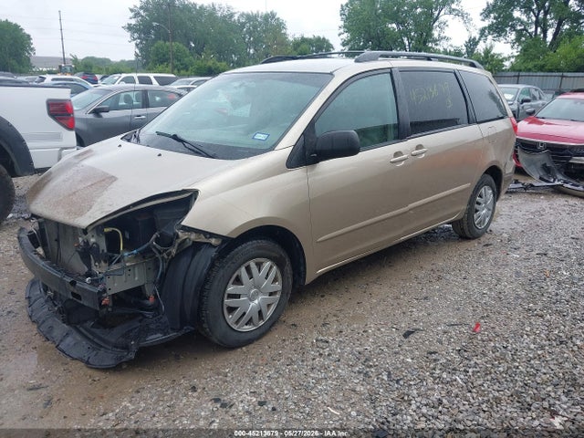 Toyota Sienna Le