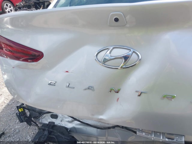 Hyundai ELANTRA Sel
