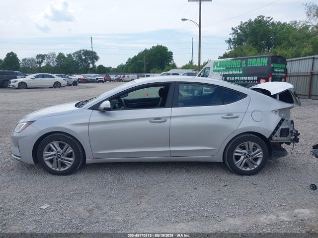 Hyundai ELANTRA Sel