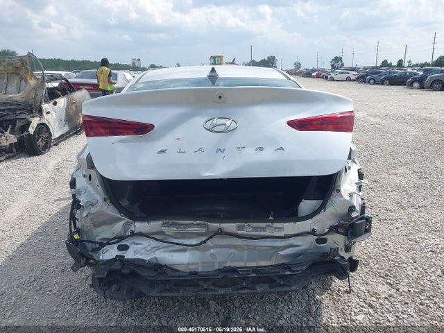 Hyundai ELANTRA Sel
