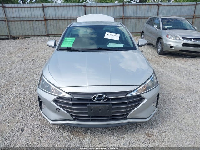 Hyundai ELANTRA Sel