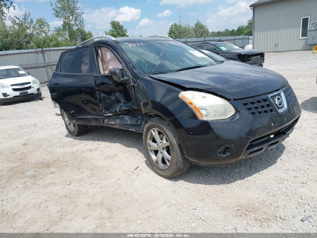 Salvage Nissan Rogue Image