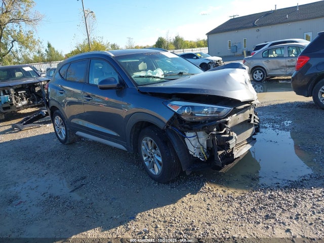 Salvage Hyundai TUCSON Image