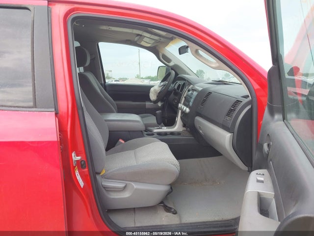 Toyota Tundra Sr5 5.7l V8