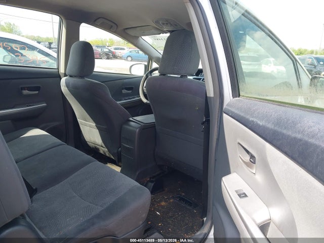 Toyota Prius v Three