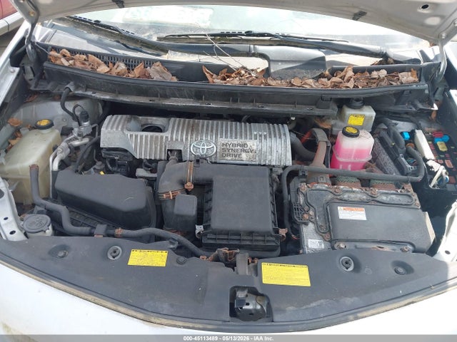 Toyota Prius v Three