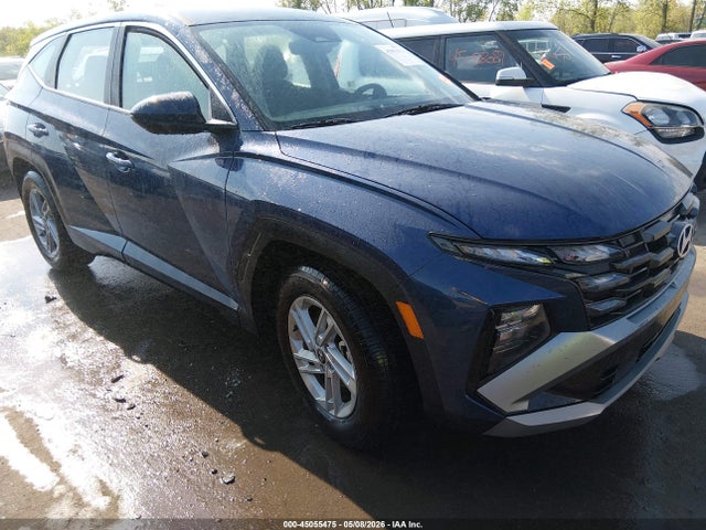 Salvage Hyundai TUCSON Image