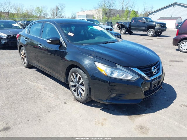Salvage Nissan Altima Image