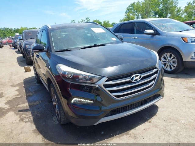 Salvage Hyundai TUCSON Image
