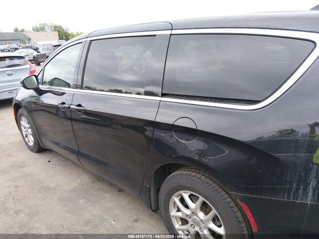 Chrysler Pacifica Touring L