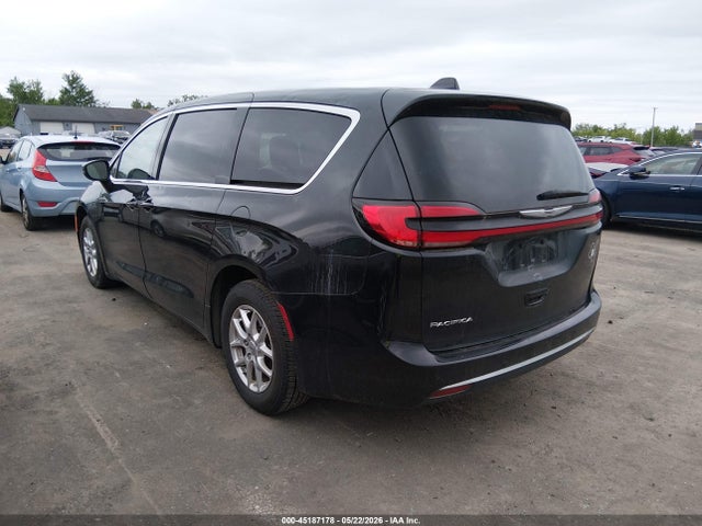 Chrysler Pacifica Touring L