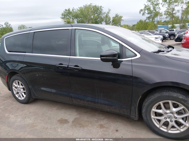 Chrysler Pacifica Touring L