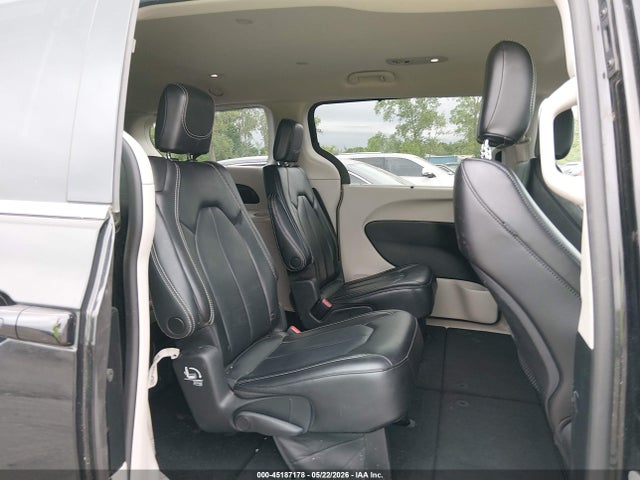 Chrysler Pacifica Touring L