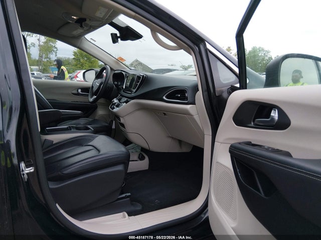 Chrysler Pacifica Touring L
