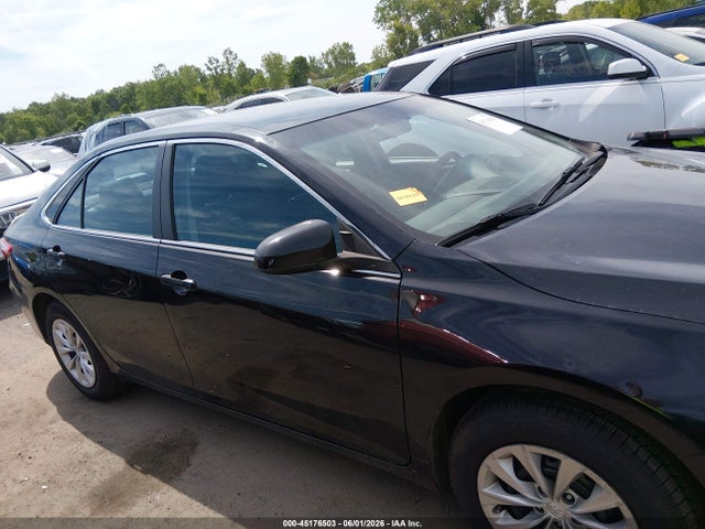 Toyota Camry Le