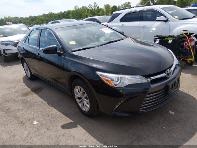 Salvage Toyota Camry Image