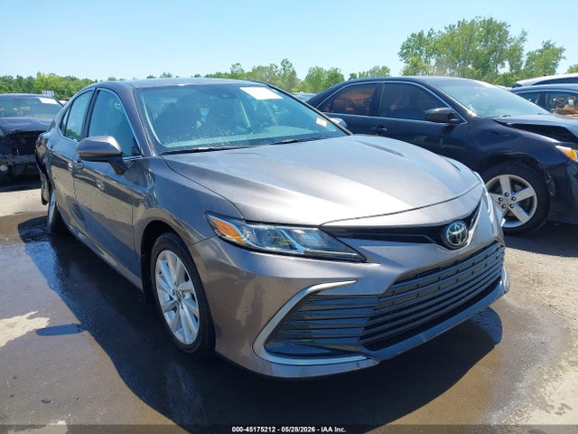 Salvage Toyota Camry Image