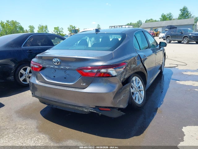 Toyota Camry Le