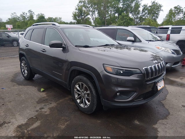 Salvage Jeep Cherokee Image