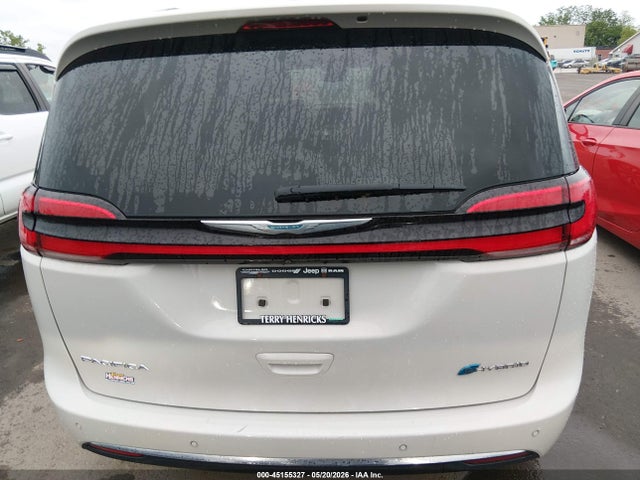 Chrysler Pacifica Limited