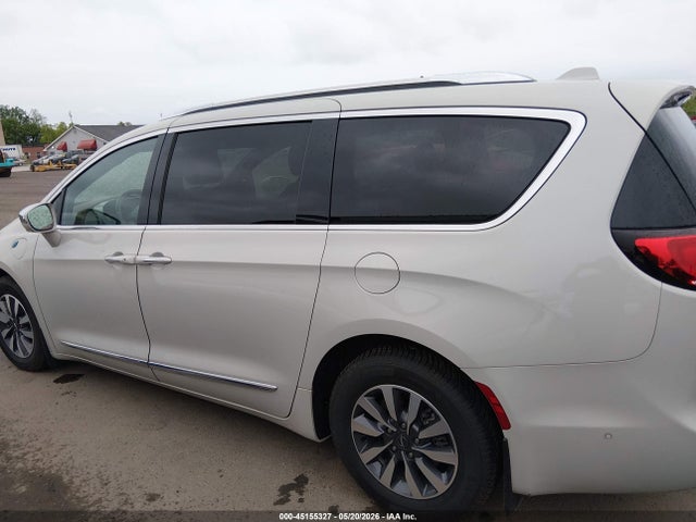 Chrysler Pacifica Limited