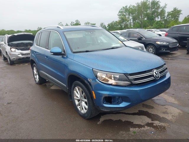 Salvage Volkswagen Tiguan Image