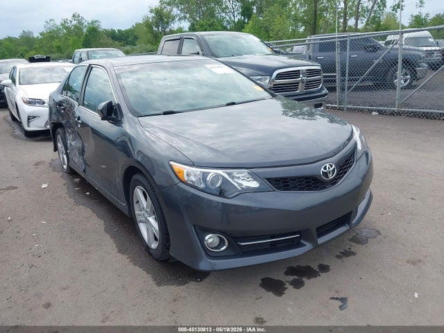 Salvage Toyota Camry Image