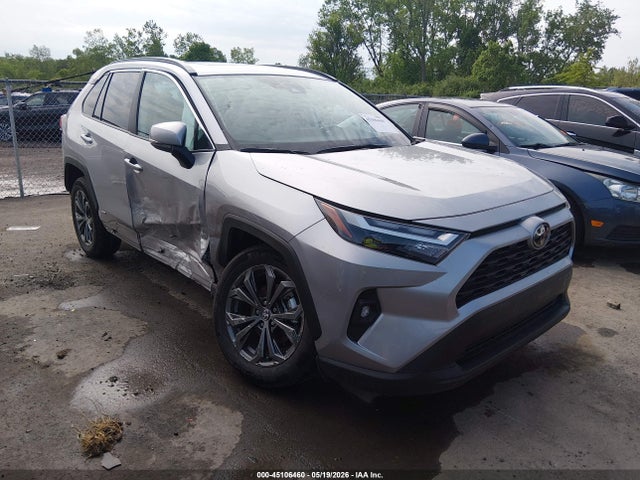 Salvage Toyota RAV4 Image