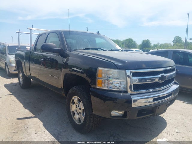 Salvage Chevrolet Silverado 1500 Image