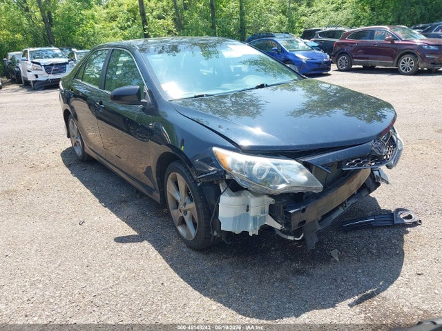 Salvage Toyota Camry Image