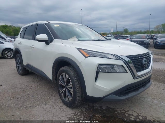 Salvage Nissan Rogue Image