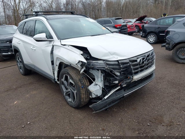 Salvage Hyundai TUCSON Image