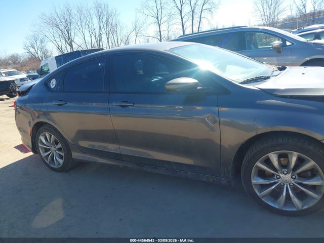 Chrysler 200 S