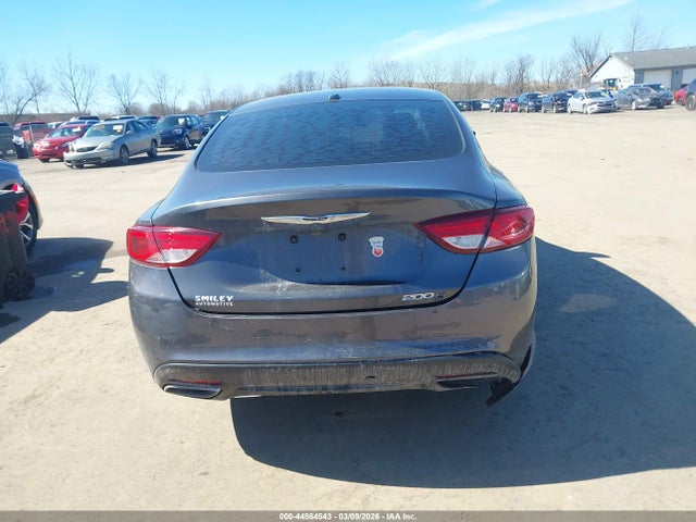 Chrysler 200 S