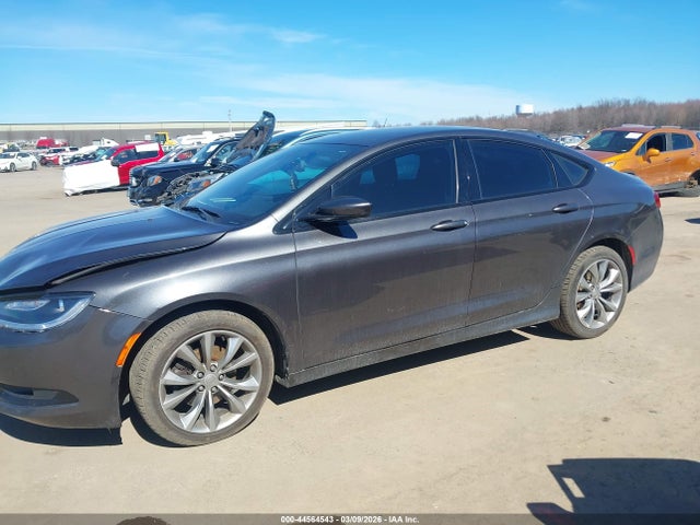Chrysler 200 S