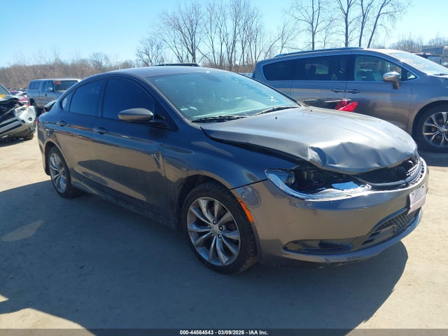 Salvage Chrysler 200 Image