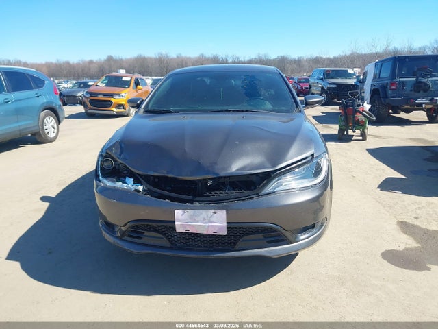 Chrysler 200 S