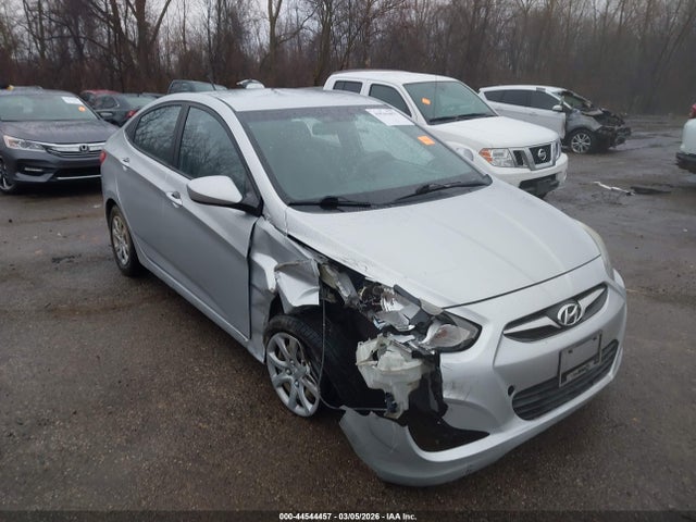 Salvage Hyundai ACCENT Image