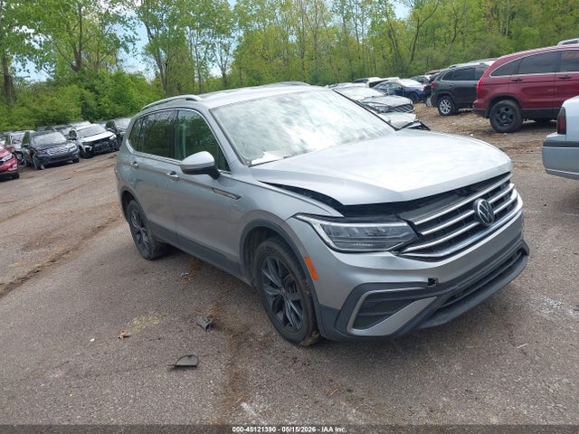 Salvage Volkswagen Tiguan Image