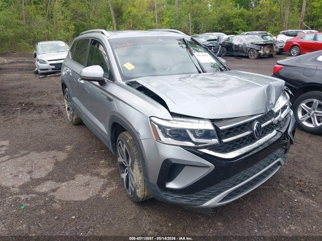 Salvage Volkswagen Taos Image