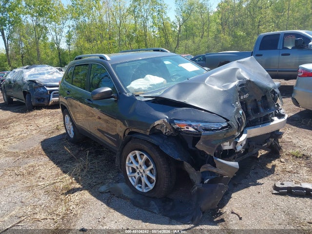 Salvage Jeep Cherokee Image