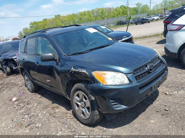 Salvage Toyota RAV4 Image
