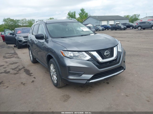 Salvage Nissan Rogue Image